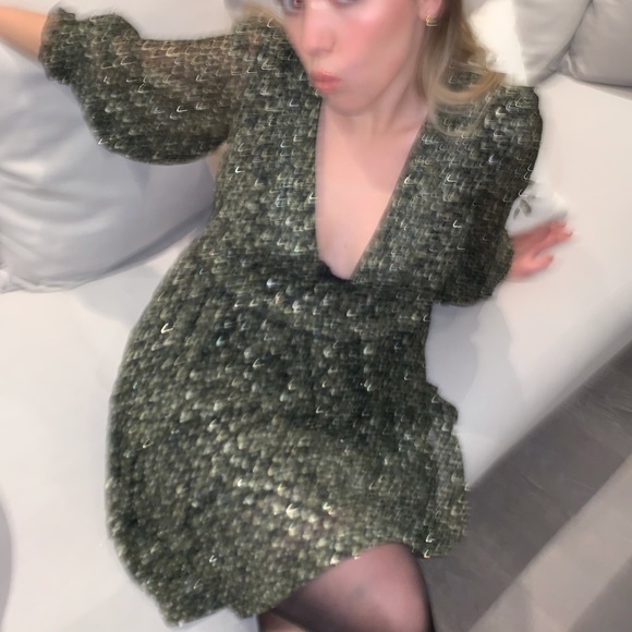 URBAN OUTFITTERS green metallic long sleeve dress - Picture 4 of 4